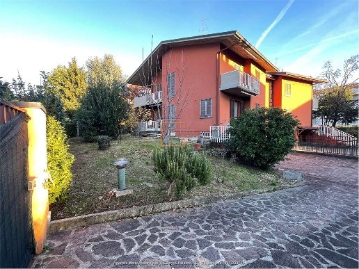 casa indipendente in vendita a Torre Boldone