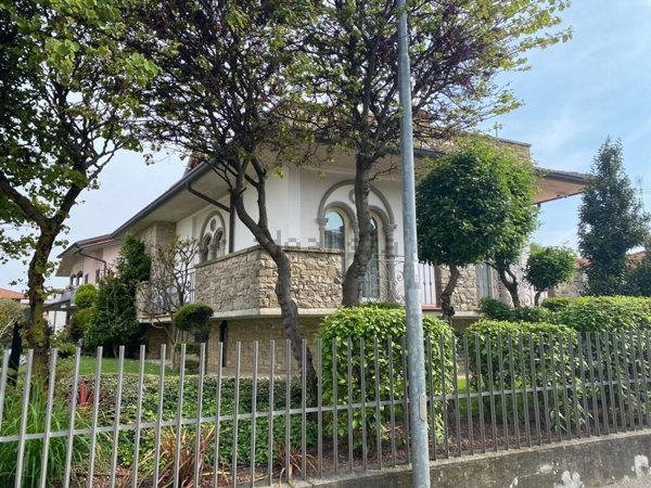 casa indipendente in vendita a Torre Boldone