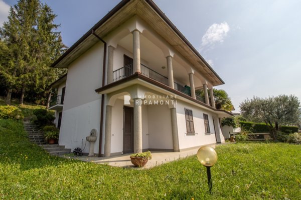 casa indipendente in vendita a Torre de' Busi in zona Favirano