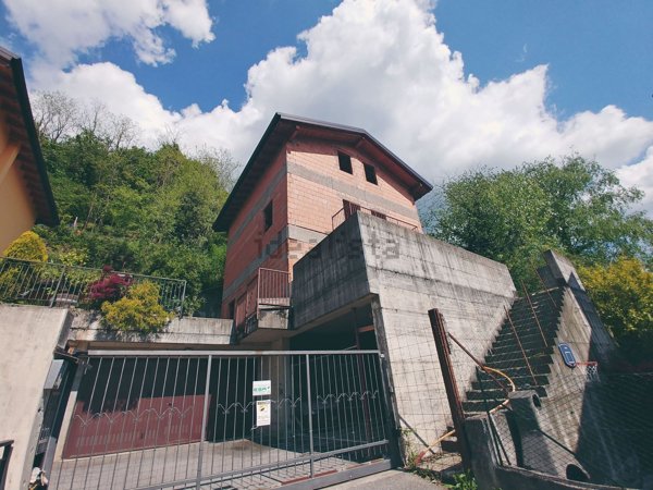 casa indipendente in vendita a Torre de' Busi in zona Favirano