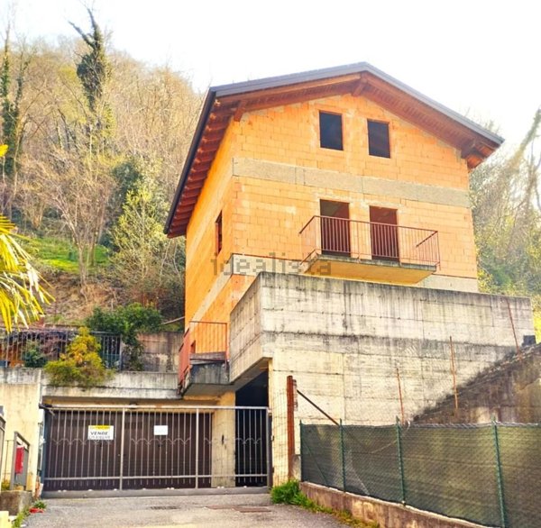 casa indipendente in vendita a Torre de' Busi in zona Favirano