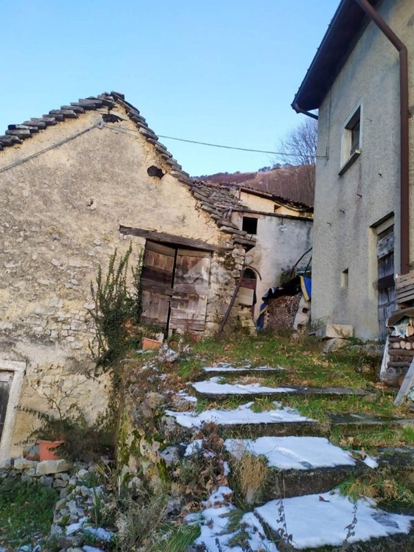 locale di sgombero in vendita a Torre de' Busi in zona Sogno