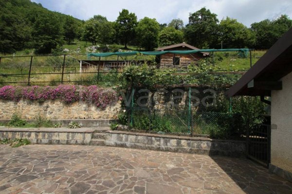 casa indipendente in vendita a Torre de' Busi in zona Valcava
