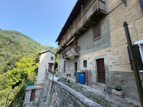 casa indipendente in vendita a Torre de' Busi in zona Valcava