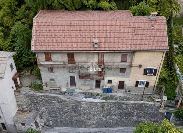 casa indipendente in vendita a Torre de' Busi in zona Valcava