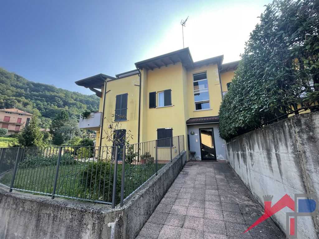 appartamento in vendita a Torre de' Busi in zona Favirano