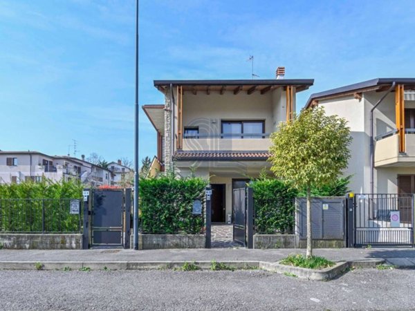casa indipendente in vendita a Torre de' Roveri