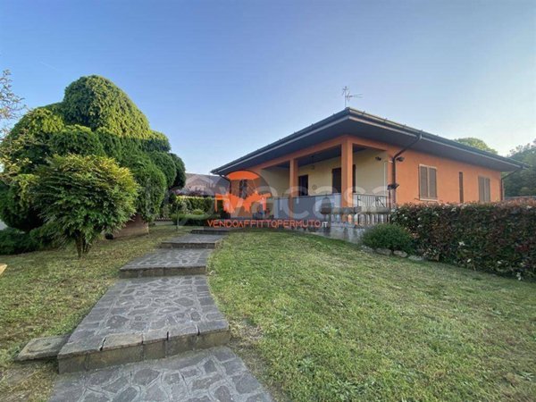 casa indipendente in vendita a Torre Pallavicina in zona Torre