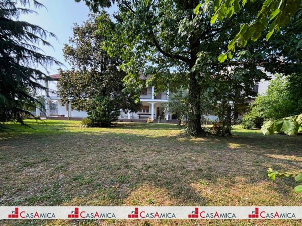 casa indipendente in vendita a Torre Pallavicina in zona Villanuova