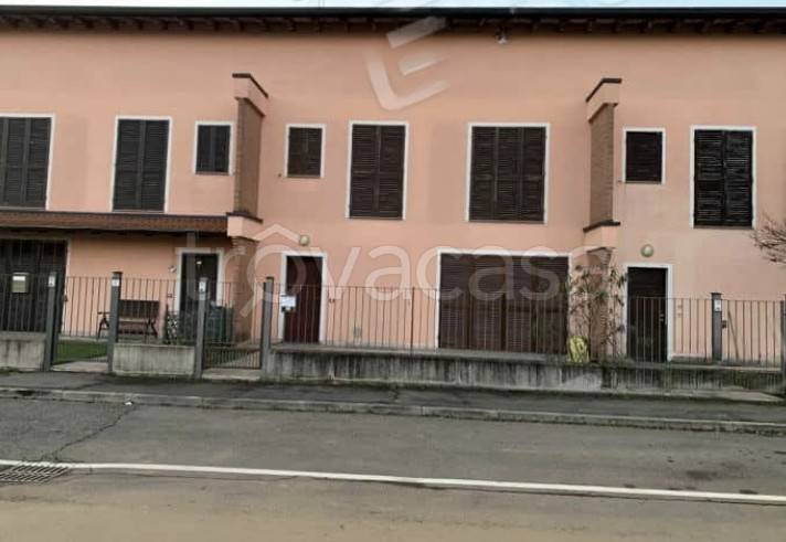 appartamento in vendita a Torre Pallavicina in zona Torre