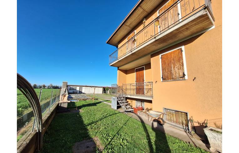 casa indipendente in vendita a Torre Pallavicina in zona Villanuova