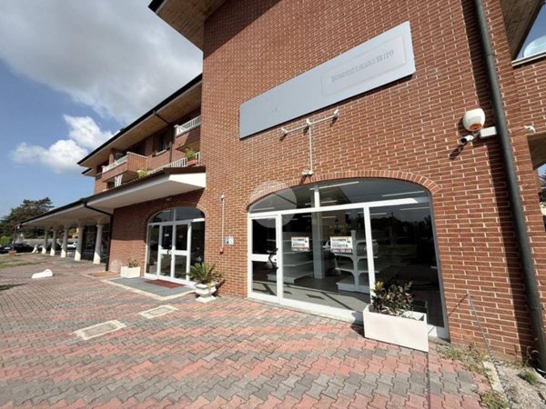 negozio in vendita a Torre Pallavicina in zona Torre