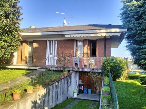 casa indipendente in vendita a Torre Pallavicina in zona Villanuova