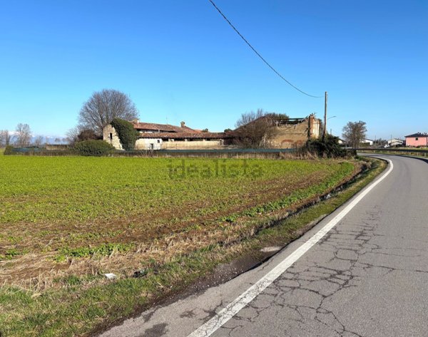 casale in vendita a Torre Pallavicina