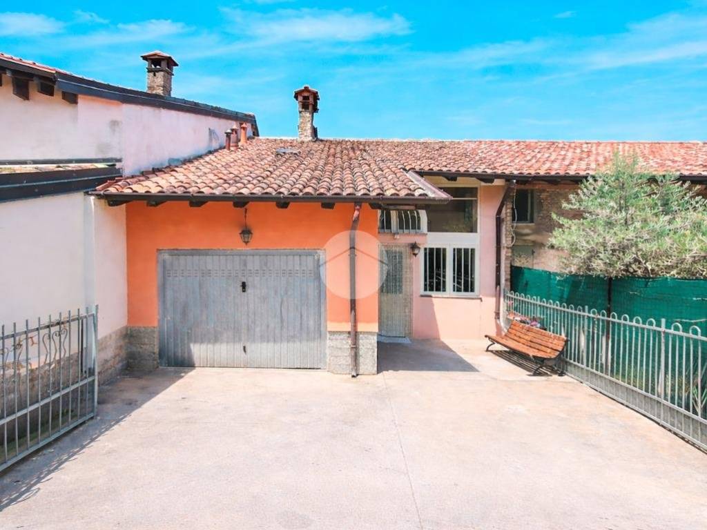 casa indipendente in vendita a Torre Pallavicina in zona Villanuova