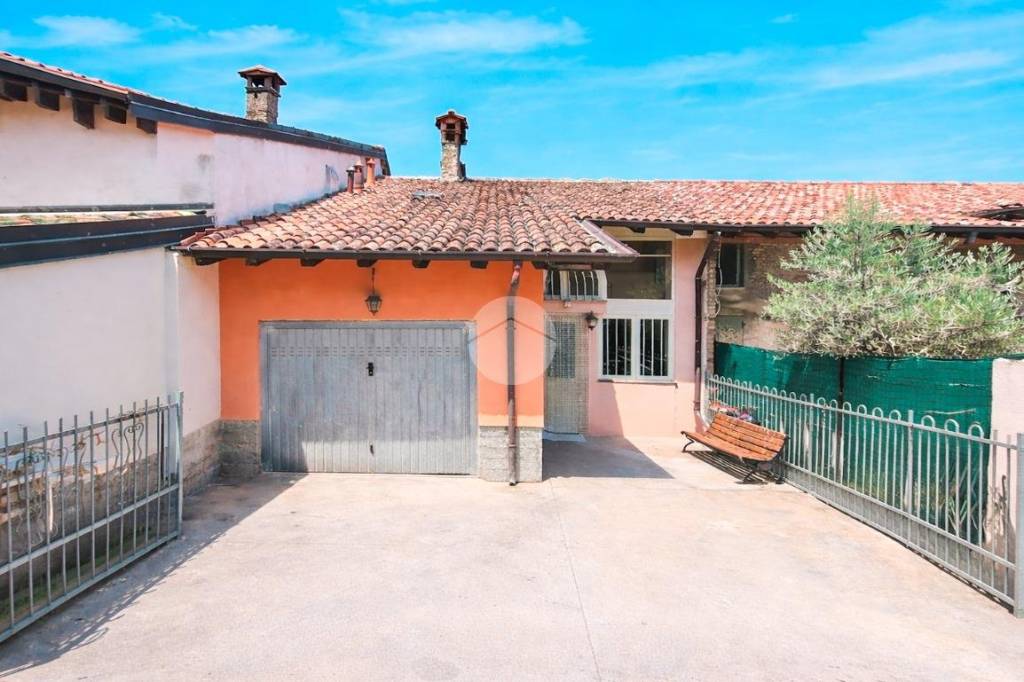 casa indipendente in vendita a Torre Pallavicina in zona Villanuova