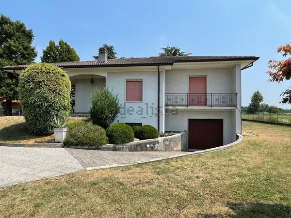 casa indipendente in vendita a Torre Pallavicina in zona Torre