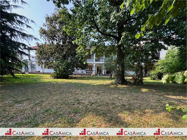 casa indipendente in vendita a Torre Pallavicina in zona Villanuova