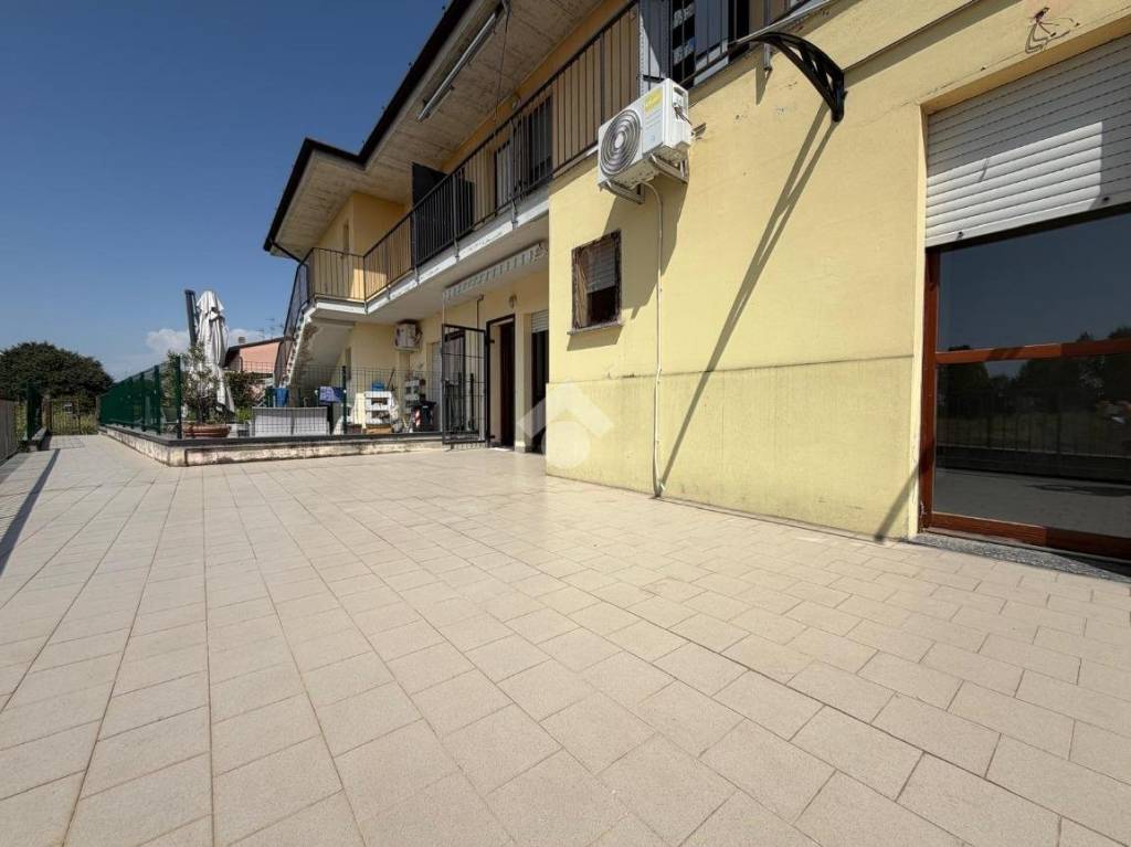 appartamento in vendita a Torre Pallavicina in zona Santa Maria