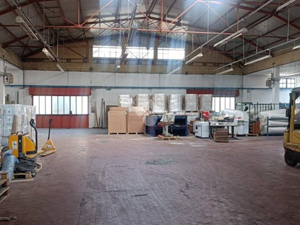 locale commerciale in vendita a Trescore Balneario