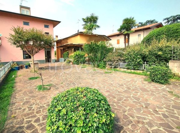 casa indipendente in vendita a Trescore Balneario