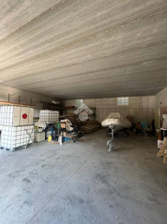 locale commerciale in vendita a Trescore Balneario