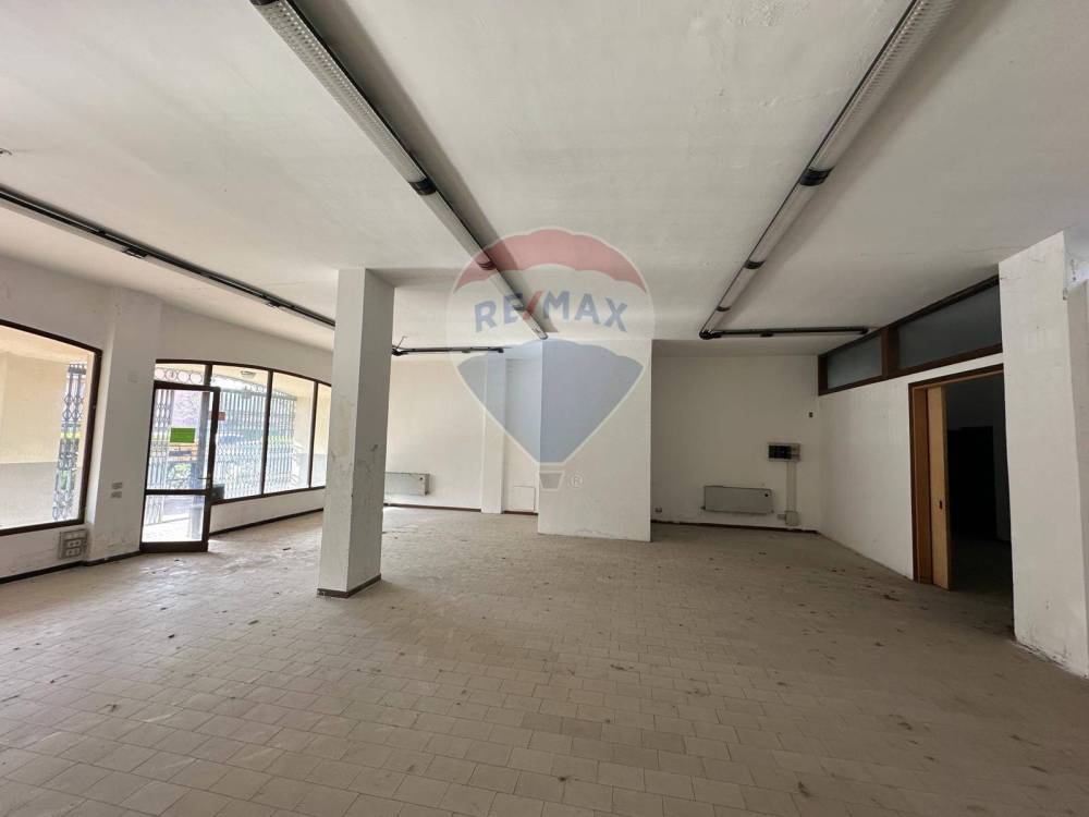 negozio in vendita a Trescore Balneario