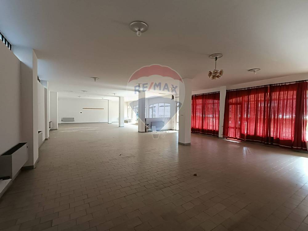 locale commerciale in vendita a Trescore Balneario