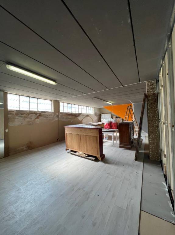 locale commerciale in vendita a Trescore Balneario
