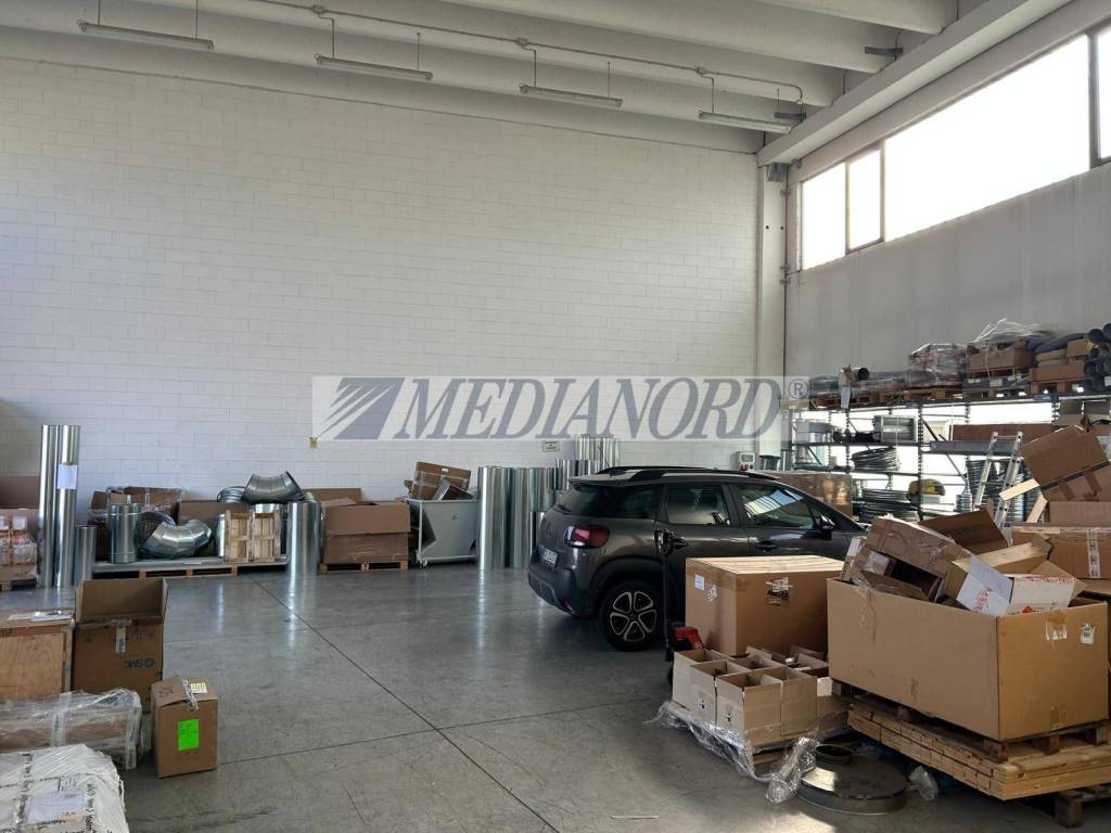 locale commerciale in vendita a Trescore Balneario