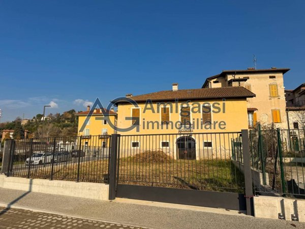 casa indipendente in vendita a Trescore Balneario