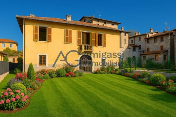 casa indipendente in vendita a Trescore Balneario