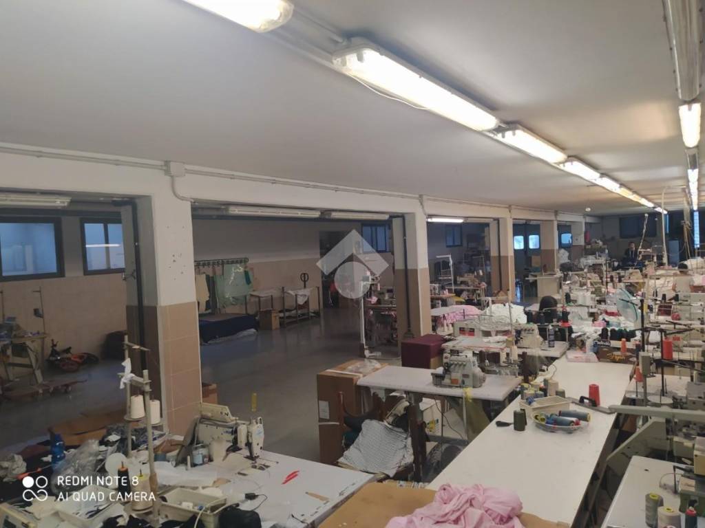 locale commerciale in vendita a Trescore Balneario