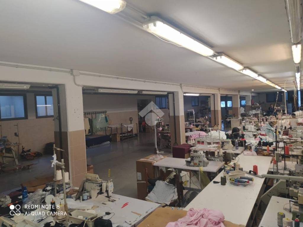 locale commerciale in vendita a Trescore Balneario