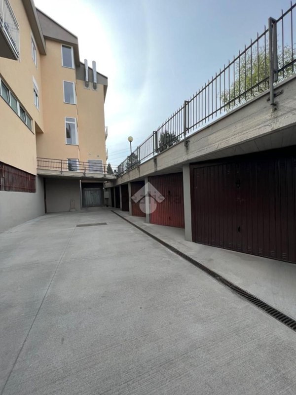 locale di sgombero in vendita a Trescore Balneario