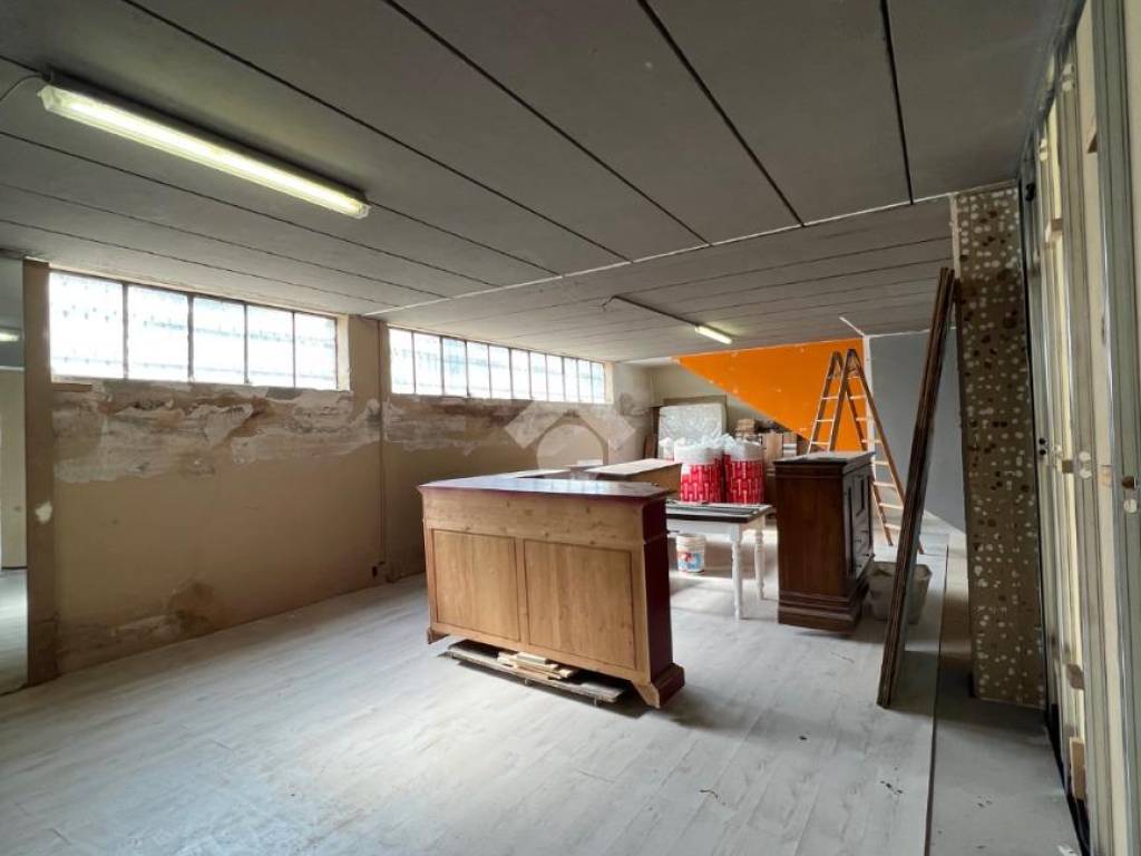 locale di sgombero in vendita a Trescore Balneario