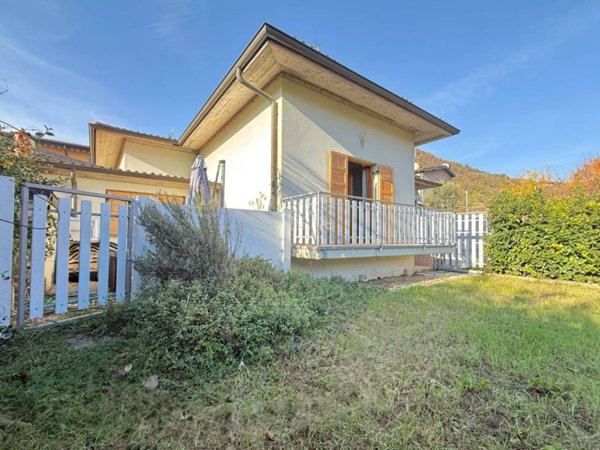 casa indipendente in vendita a Trescore Balneario