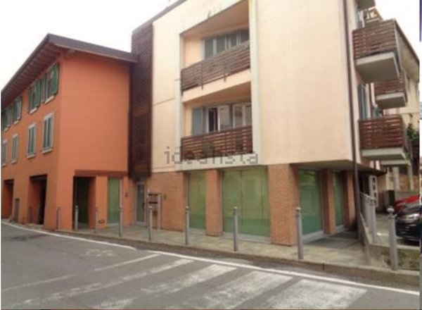 locale commerciale in vendita a Trescore Balneario