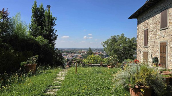 casa indipendente in vendita a Trescore Balneario