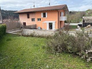 casa indipendente in vendita a Trescore Balneario