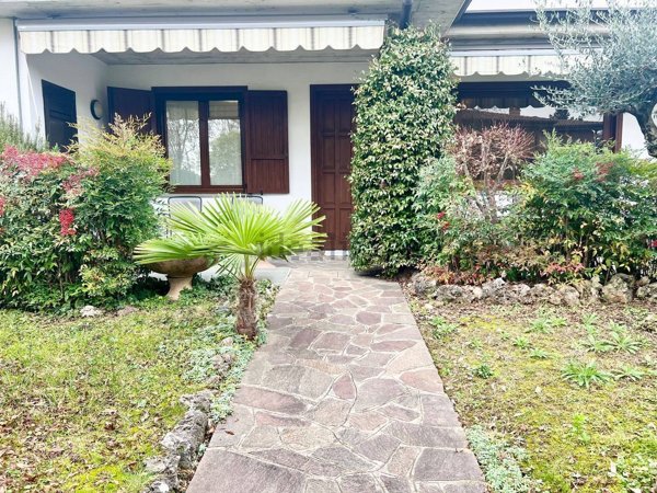 casa indipendente in vendita a Trescore Balneario