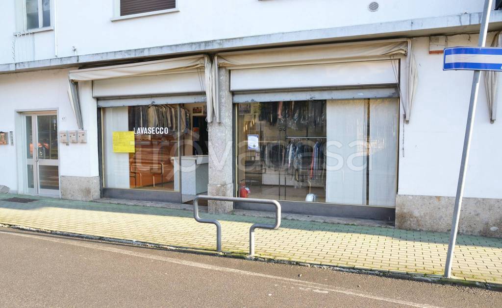 negozio in vendita a Trescore Balneario