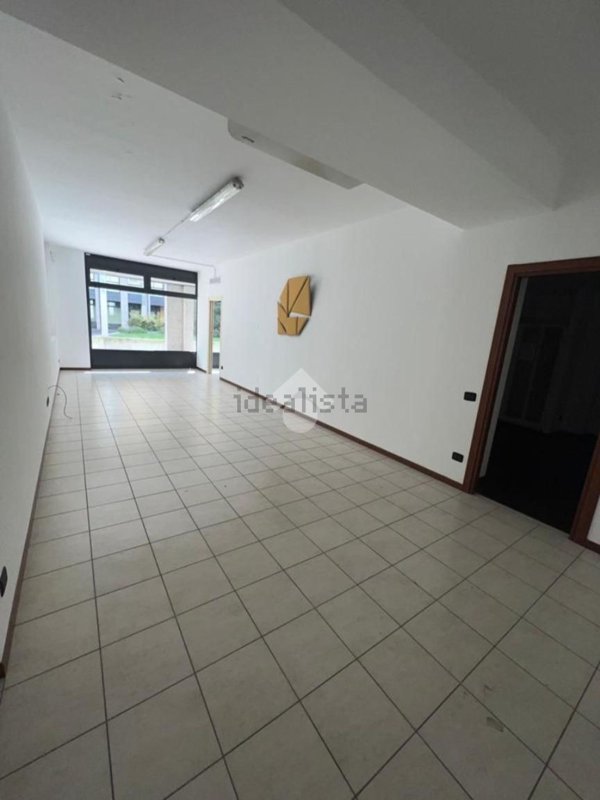 negozio in vendita a Trescore Balneario