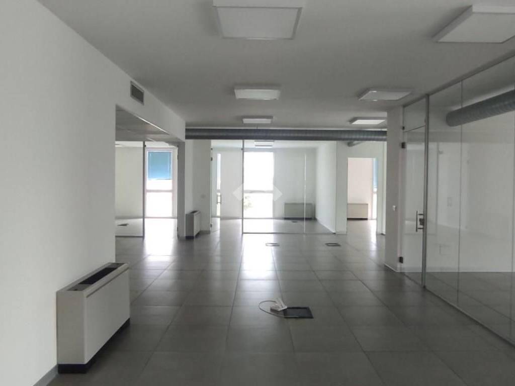 negozio in vendita a Trescore Balneario