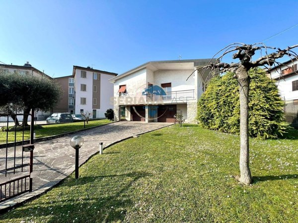 casa indipendente in vendita a Trescore Balneario