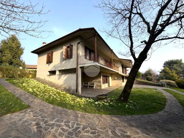 casa indipendente in vendita a Trescore Balneario