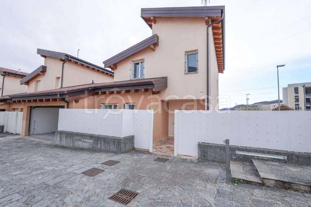 casa indipendente in vendita a Trescore Balneario