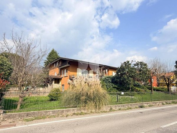 casa indipendente in vendita a Trescore Balneario