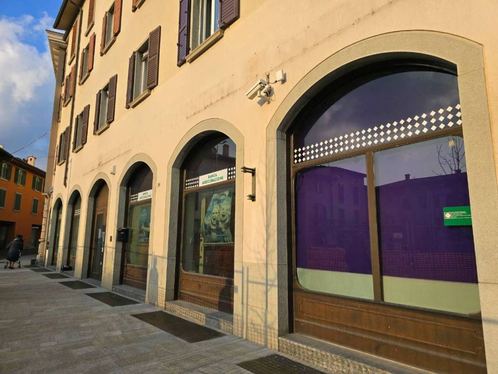 negozio in vendita a Trescore Balneario