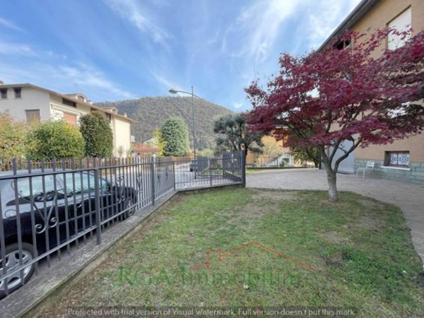 casa indipendente in vendita a Trescore Balneario